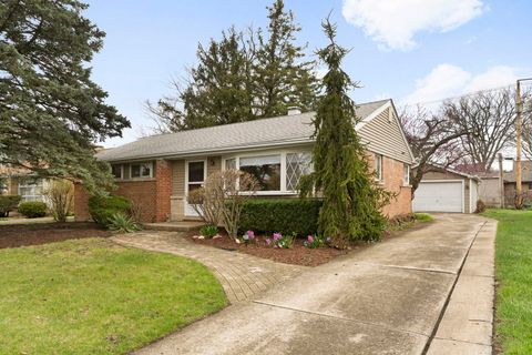 Photo of 413 N Highland Avenue, Elmhurst, IL 60126 (MLS # 12618574)