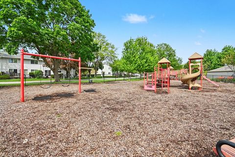 Tiny photo for 554 Alton Court, Carol Stream, IL 60188 (MLS # 12654327)