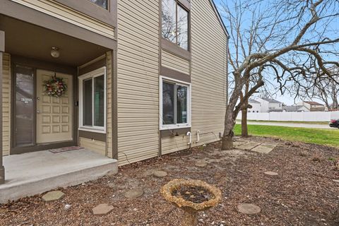 Tiny photo for 554 Alton Court, Carol Stream, IL 60188 (MLS # 12654327)
