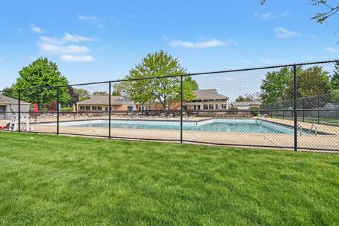 Tiny photo for 554 Alton Court, Carol Stream, IL 60188 (MLS # 12654327)