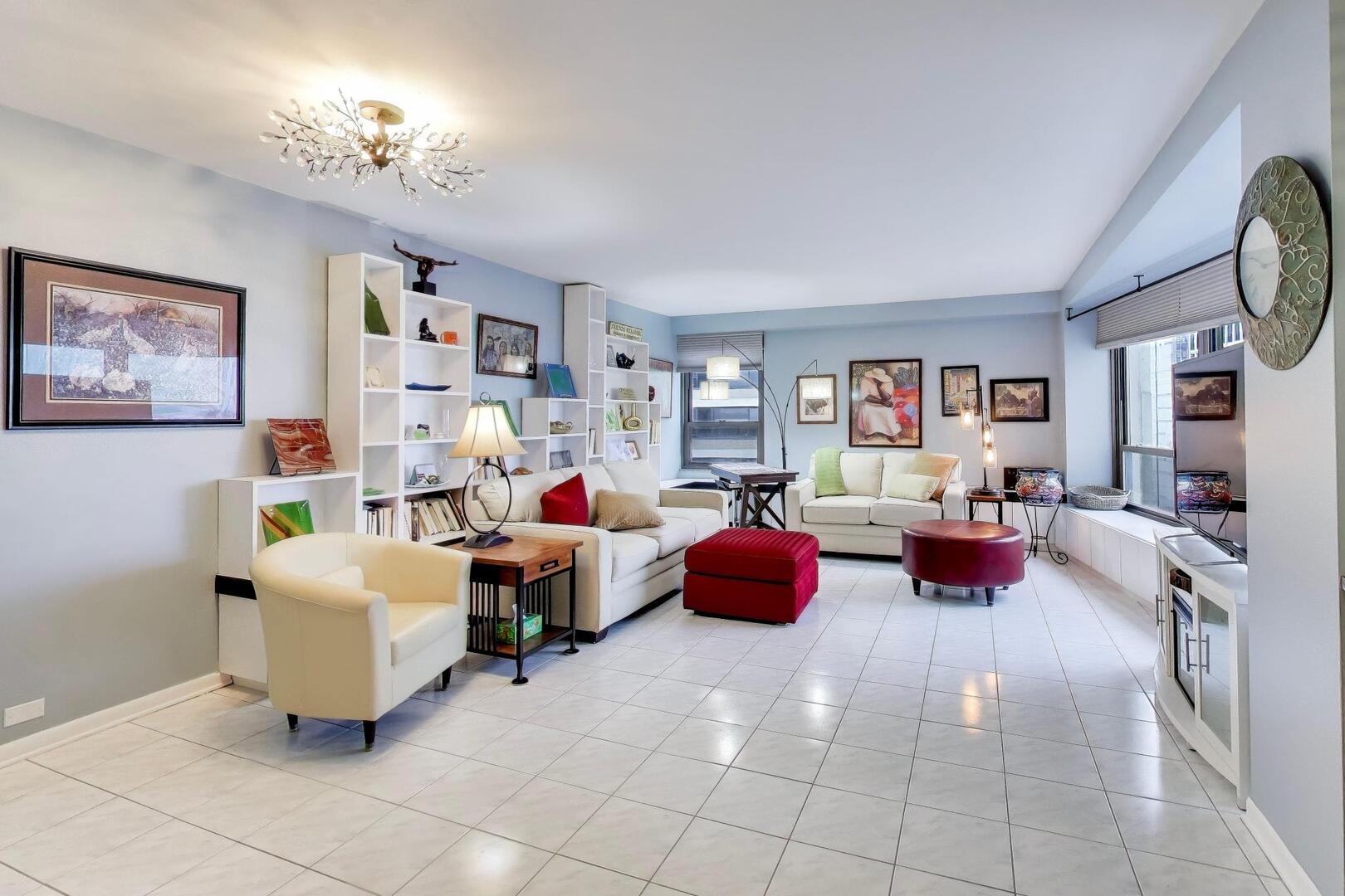 5050 S East End Avenue 9C