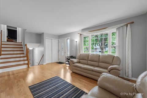 Tiny photo for 2320 Bayside Drive, Hanover Park, IL 60133 (MLS # 12475900)