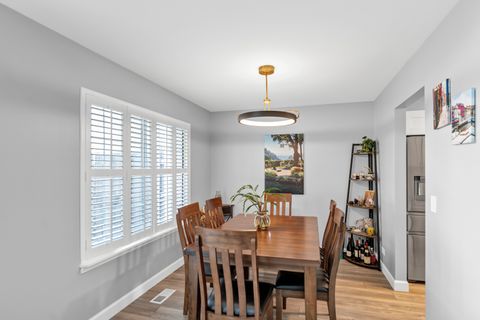 Tiny photo for 270 Woodstone Circle, Buffalo Grove, IL 60089 (MLS # 12600799)