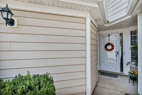 Tiny photo for 270 Woodstone Circle, Buffalo Grove, IL 60089 (MLS # 12600799)