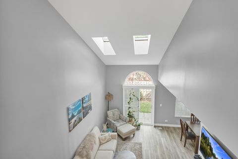 Tiny photo for 270 Woodstone Circle, Buffalo Grove, IL 60089 (MLS # 12600799)