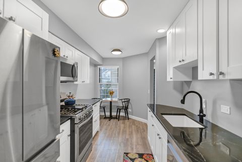 Tiny photo for 270 Woodstone Circle, Buffalo Grove, IL 60089 (MLS # 12600799)