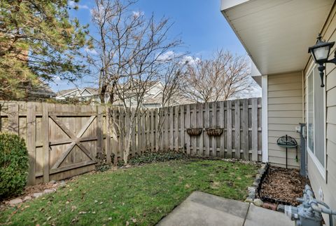 Tiny photo for 270 Woodstone Circle, Buffalo Grove, IL 60089 (MLS # 12600799)