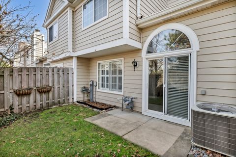 Tiny photo for 270 Woodstone Circle, Buffalo Grove, IL 60089 (MLS # 12600799)