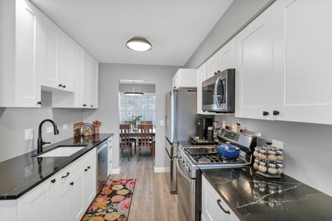 Tiny photo for 270 Woodstone Circle, Buffalo Grove, IL 60089 (MLS # 12600799)