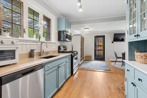 Tiny photo for 5941 N Knox Avenue, Chicago, IL 60646 (MLS # 12648031)