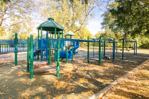 Tiny photo for 713 Carriage Hill Drive, Glenview, IL 60025 (MLS # 12492878)