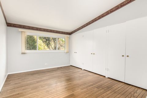 Tiny photo for 713 Carriage Hill Drive, Glenview, IL 60025 (MLS # 12492878)
