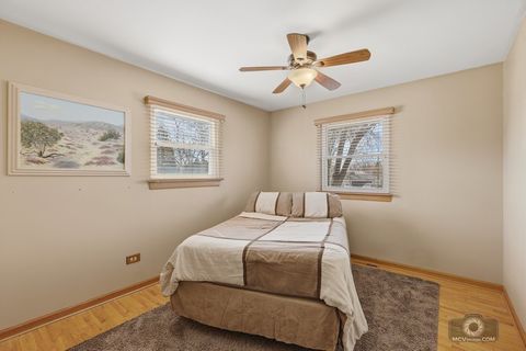 Tiny photo for 904 Cove Avenue, Lockport, IL 60441 (MLS # 12579698)