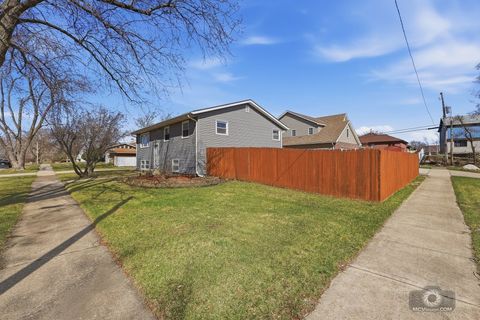 Tiny photo for 904 Cove Avenue, Lockport, IL 60441 (MLS # 12579698)
