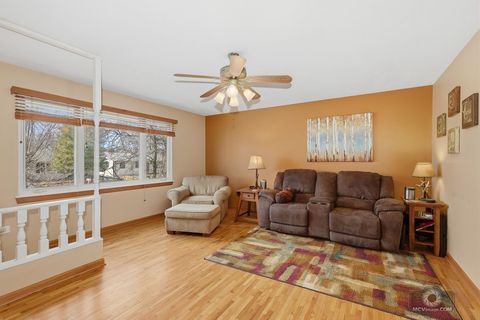 Tiny photo for 904 Cove Avenue, Lockport, IL 60441 (MLS # 12579698)