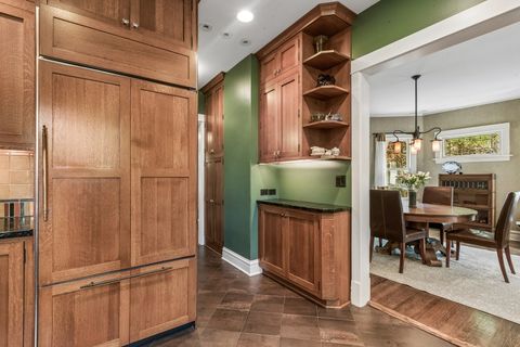 Tiny photo for 515 N Elmwood Avenue, Oak Park, IL 60302 (MLS # 12627321)