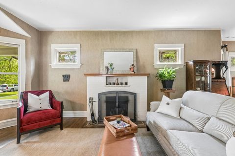 Tiny photo for 515 N Elmwood Avenue, Oak Park, IL 60302 (MLS # 12627321)