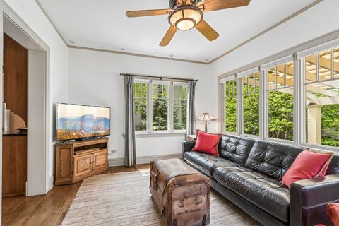 Tiny photo for 515 N Elmwood Avenue, Oak Park, IL 60302 (MLS # 12627321)