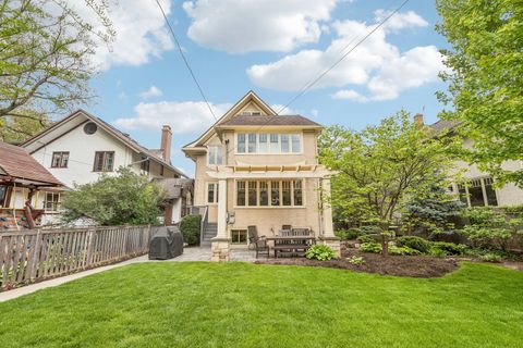 Tiny photo for 515 N Elmwood Avenue, Oak Park, IL 60302 (MLS # 12627321)