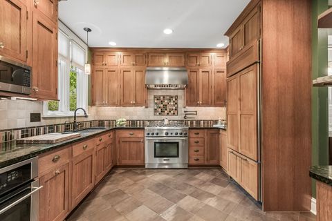Tiny photo for 515 N Elmwood Avenue, Oak Park, IL 60302 (MLS # 12627321)