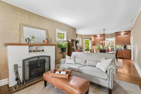 Tiny photo for 515 N Elmwood Avenue, Oak Park, IL 60302 (MLS # 12627321)