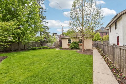 Tiny photo for 515 N Elmwood Avenue, Oak Park, IL 60302 (MLS # 12627321)