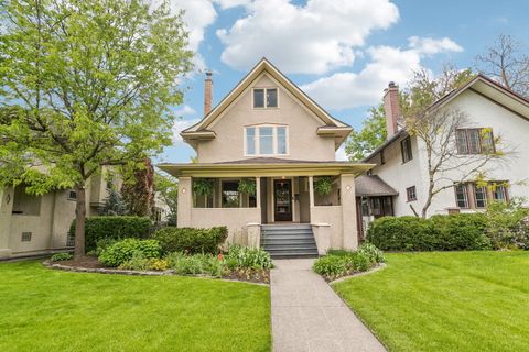 Photo of 515 N Elmwood Avenue, Oak Park, IL 60302 (MLS # 12627321)