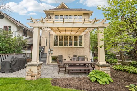 Tiny photo for 515 N Elmwood Avenue, Oak Park, IL 60302 (MLS # 12627321)