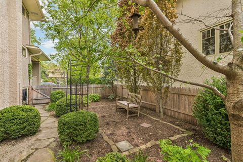 Tiny photo for 515 N Elmwood Avenue, Oak Park, IL 60302 (MLS # 12627321)