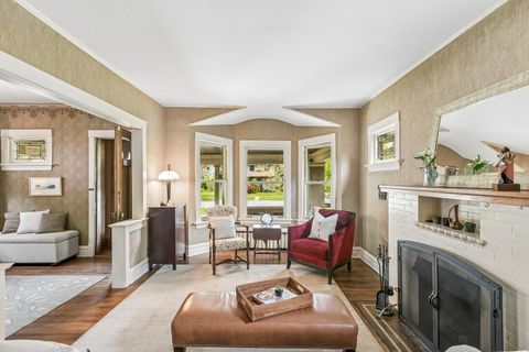 Tiny photo for 515 N Elmwood Avenue, Oak Park, IL 60302 (MLS # 12627321)