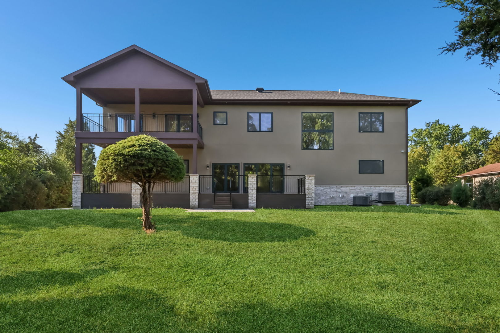 1744 Walnut Circle