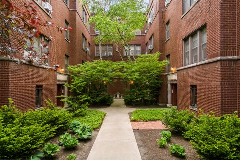 1327 W Addison Street 2B Chicago IL 60613