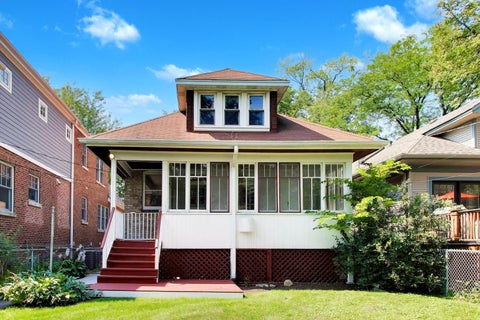 Tiny photo for 1102 Wisconsin Avenue, Oak Park, IL 60304 (MLS # 12734539)
