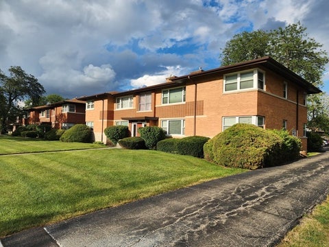 Tiny photo for 1341 Balmoral Avenue #2S, Westchester, IL 60154 (MLS # 12777687)
