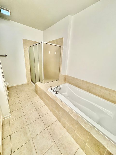 Tiny photo for 30 Beaconsfield Court #30, Lincolnshire, IL 60069 (MLS # 12630210)