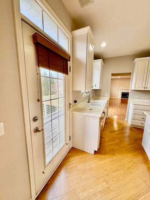 Tiny photo for 30 Beaconsfield Court #30, Lincolnshire, IL 60069 (MLS # 12630210)