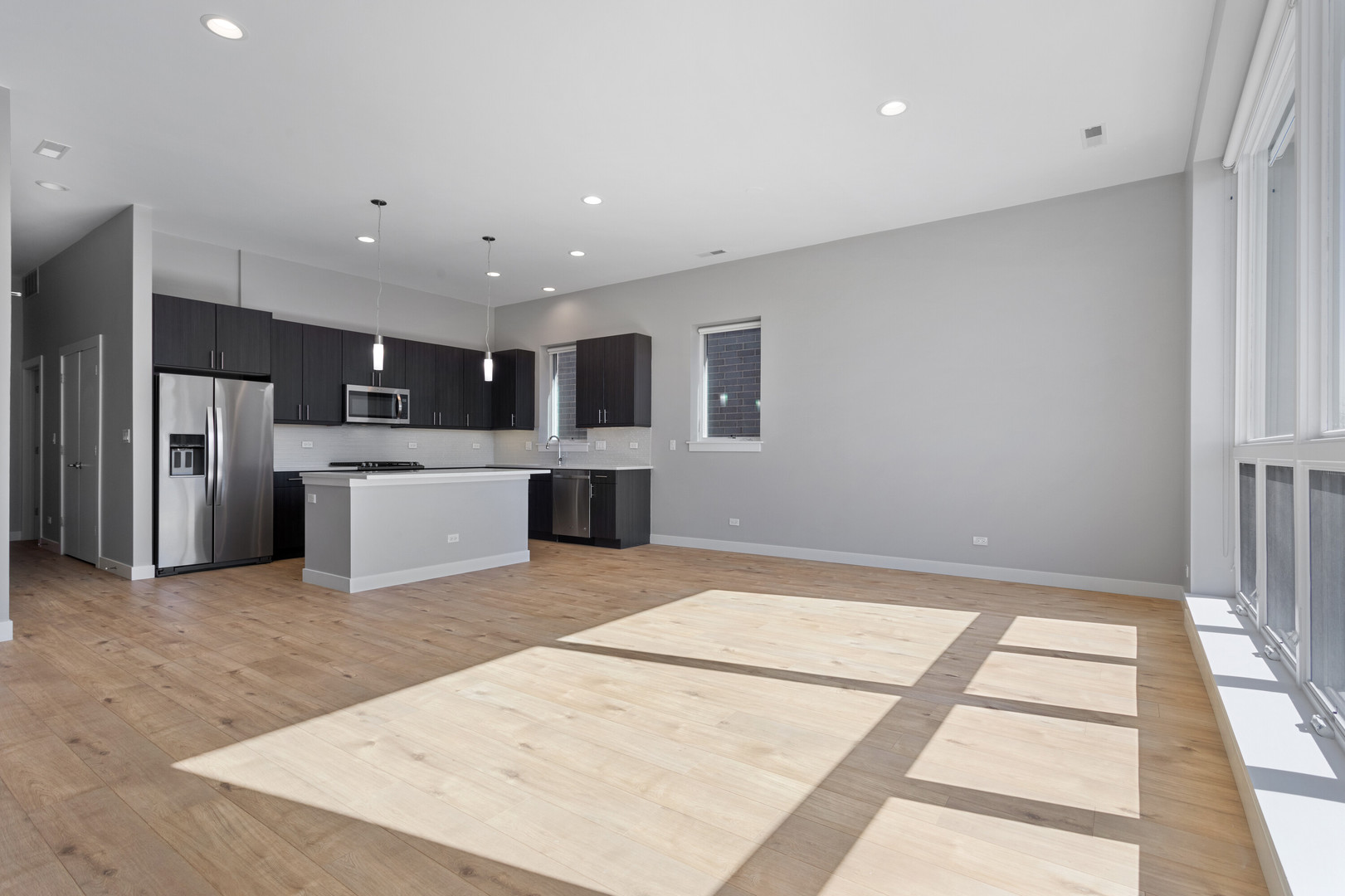 2532 W Addison Street 2E