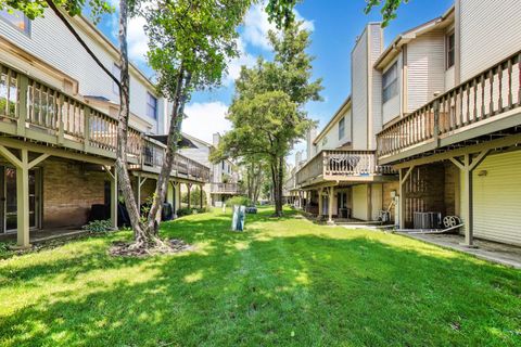 Tiny photo for 133 Schiller Place, Itasca, IL 60143 (MLS # 12665475)