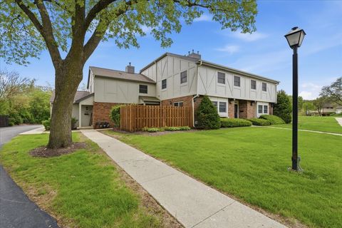Photo of 842 Bristol Drive #842, Barrington, IL 60010 (MLS # 12621733)