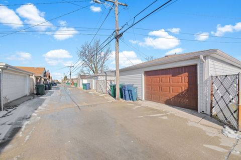 Tiny photo for 7820 Nagle Avenue, Burbank, IL 60459 (MLS # 12539541)