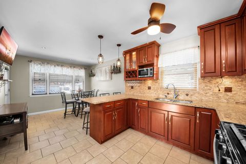 Tiny photo for 7820 Nagle Avenue, Burbank, IL 60459 (MLS # 12539541)