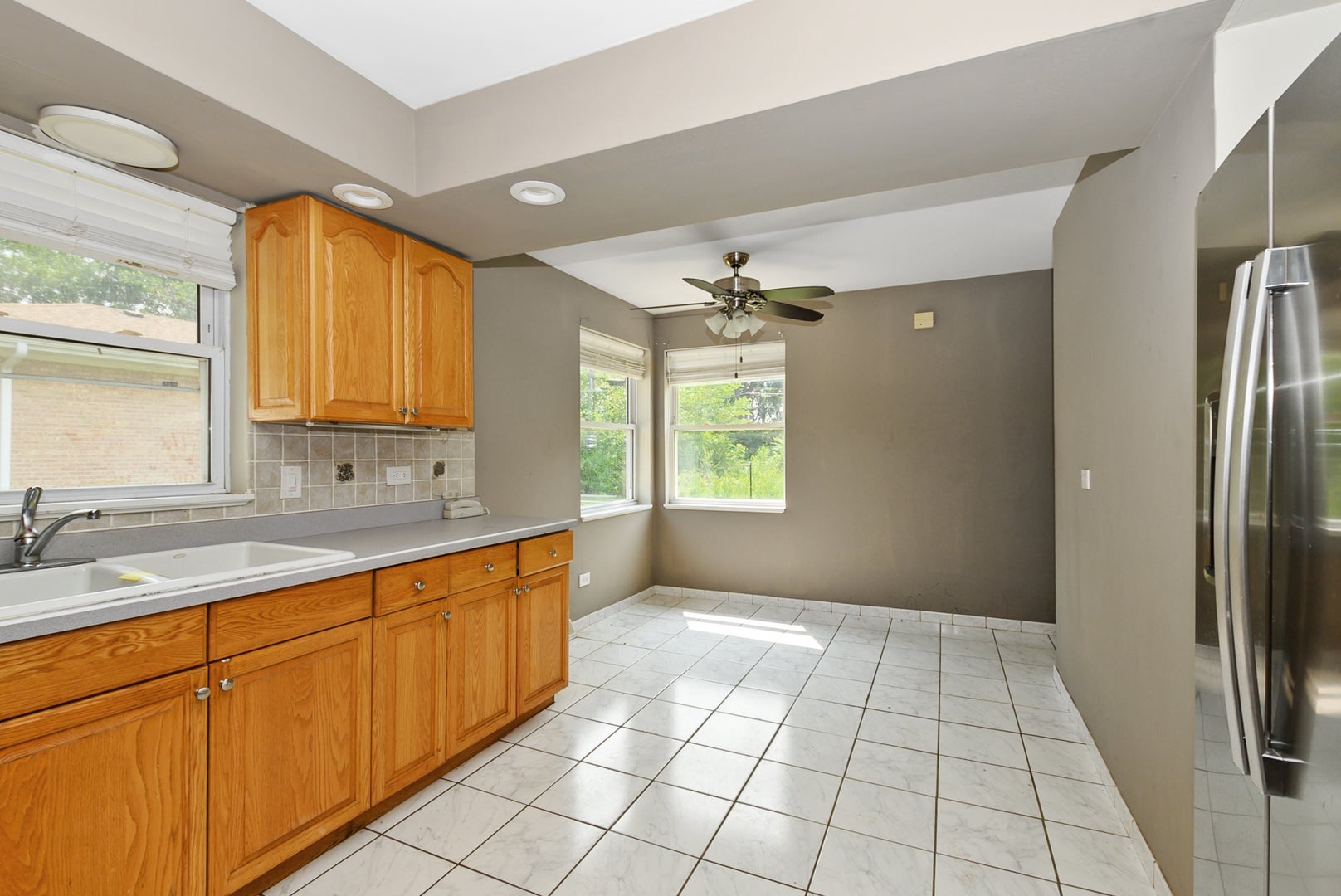 5909 W 99th Street
