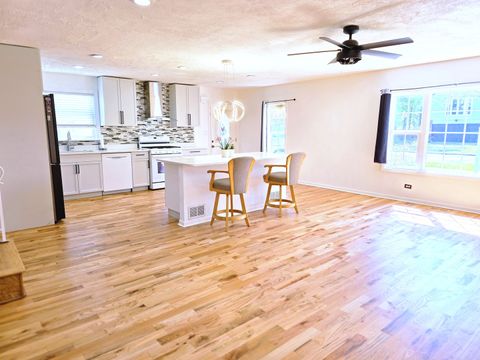 Tiny photo for 625 S 14th Avenue, Maywood, IL 60153 (MLS # 12626047)