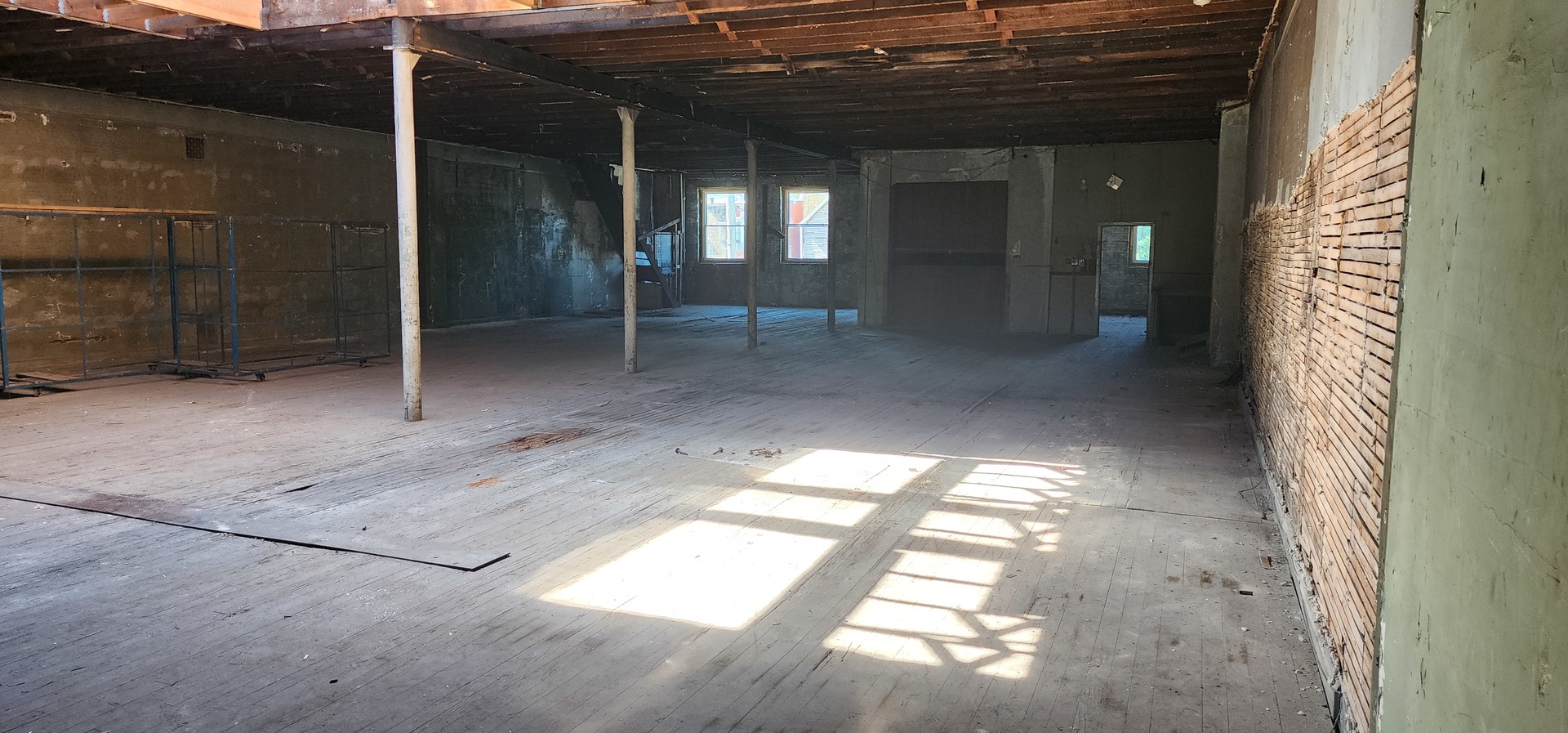 8804 S Commercial Avenue