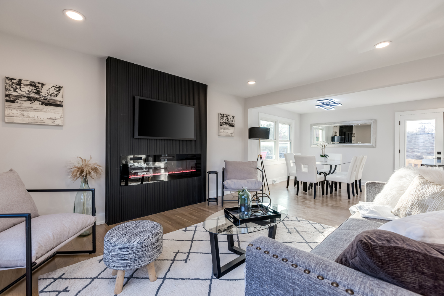 9132 Lincolnwood Drive