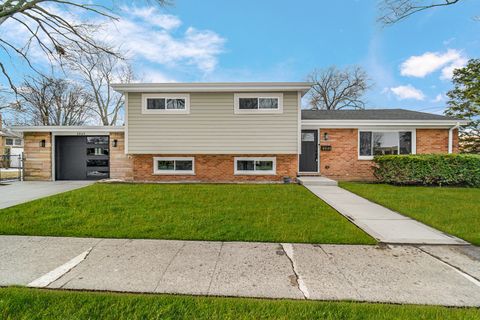 Tiny photo for 5945 Cleveland Street, Morton Grove, IL 60053 (MLS # 12596382)