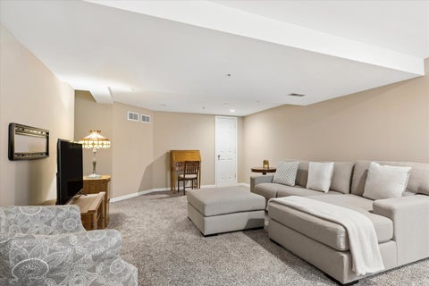 Tiny photo for 2008 Ivy Ridge Drive #2008, Hoffman Estates, IL 60192 (MLS # 12753087)