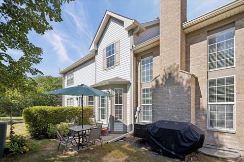 Tiny photo for 2008 Ivy Ridge Drive #2008, Hoffman Estates, IL 60192 (MLS # 12753087)