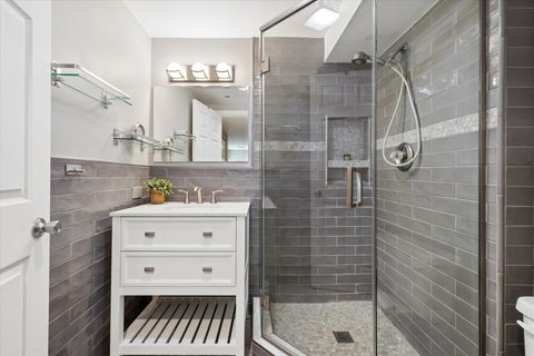 Tiny photo for 2008 Ivy Ridge Drive #2008, Hoffman Estates, IL 60192 (MLS # 12753087)
