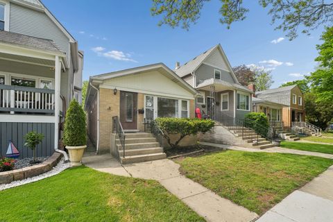 Tiny photo for 4457 W Leland Avenue, Chicago, IL 60630 (MLS # 12624011)